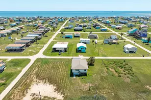910 Monument Dr, Surfside Beach, TX 77541 - Photo 4