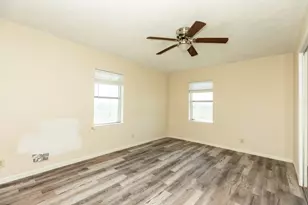 910 Monument Dr, Surfside Beach, TX 77541 - Photo 18