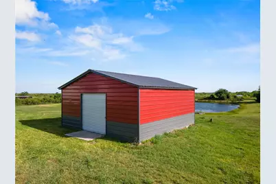 10015 S Redfish Drive, Hitchcock, TX 77563 - Photo 32