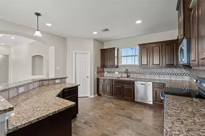 10015 S Redfish Drive, Hitchcock, TX 77563 - Photo 10