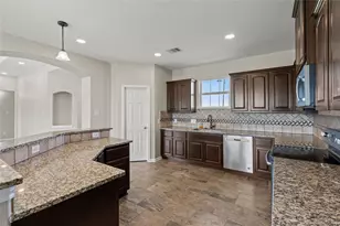 10015 S Redfish Dr, Hitchcock, TX 77563 - Photo 10