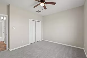 10015 S Redfish Dr, Hitchcock, TX 77563 - Photo 28