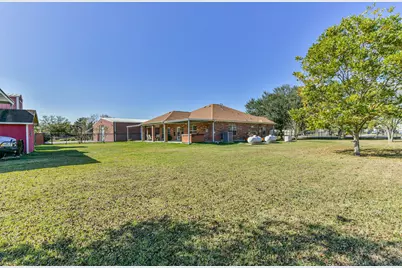 1910 Quinn Road, Pearland, TX 77581 - Photo 38