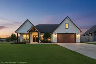 800 Greystone Ln, Angleton, TX 77515 - Photo 1