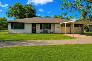 1710 N Rd, Lake Jackson, TX 77566 - Photo 1