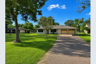 1710 North Road, Lake Jackson, TX 77566 - Photo 2