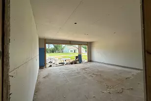 6610 Spencer Dr, Jones Creek, TX 77541 - Photo 6