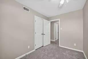6038 Cartagena St, Houston, TX 77035 - Photo 32