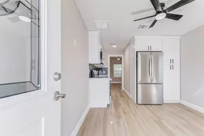 1054 Dewalt Street, Houston, TX 77088 - Photo 4