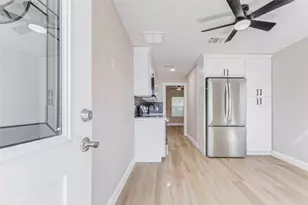 1054 Dewalt St, Houston, TX 77088 - Photo 4