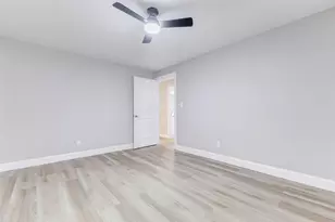 1054 Dewalt St, Houston, TX 77088 - Photo 22