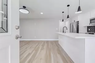 1054 Dewalt St, Houston, TX 77088 - Photo 12