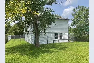 318 10th Street, Dickinson, TX 77539 - Photo 12