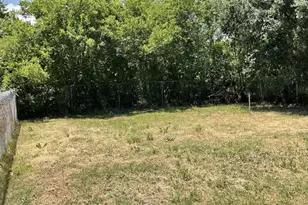 318 10th St, Dickinson, TX 77539 - Photo 10