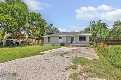 234 Bay Oaks Drive, La Porte, TX 77571 - Photo 2