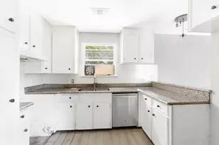 234 Bay Oaks Dr, La Porte, TX 77571 - Photo 8