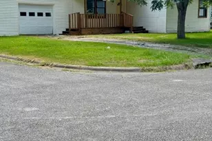 1110 Jarrett St, Liberty, TX 77575 - Photo 2