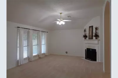 2617 15th Street N, Texas City, TX 77590 - Photo 2