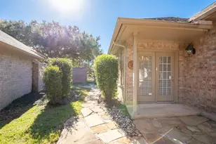 2434 Fairway Pointe Dr, League City, TX 77573 - Photo 28