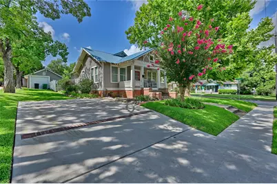100 E Tom Green Street, Brenham, TX 77833 - Photo 2