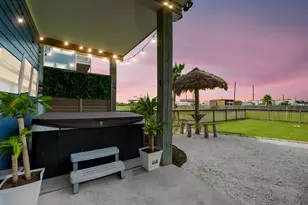 18115 Shaman Dr, Galveston, TX 77554 - Photo 4
