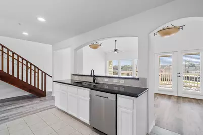 30 April Point Drive S, Conroe, TX 77356 - Photo 8