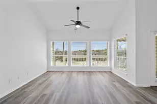 30 April Point Dr S, Conroe, TX 77356 - Photo 14