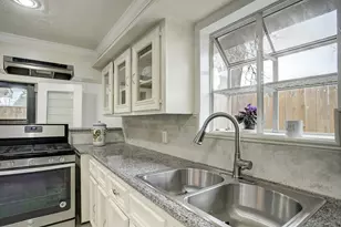 5303 Tallow Ln, Houston, TX 77021 - Photo 18