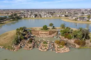 6014 Canary Palm Dr, Manvel, TX 77578 - Photo 2