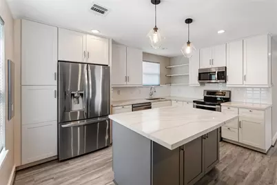 809 E 40th Street, Houston, TX 77022 - Photo 1