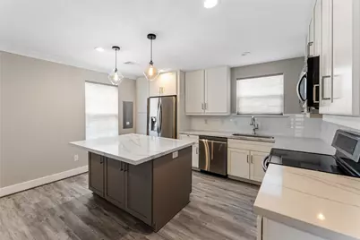 809 E 40th Street, Houston, TX 77022 - Photo 8