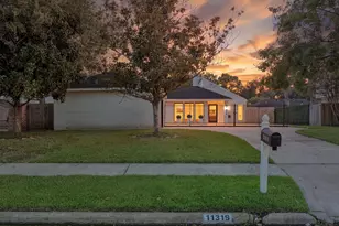 11319 Olympia Dr, Houston, TX 77077 - Photo 2