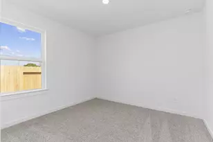 523 Robin St, Angleton, TX 77515 - Photo 14