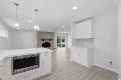 7826 Twin Hills Drive, Houston, TX 77071 - Photo 16