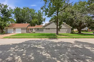 7826 Twin Hills Dr, Houston, TX 77071 - Photo 28