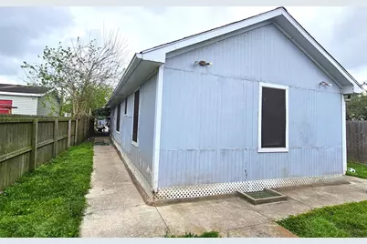 2116 1/2 Louisiana Street, Baytown, TX 77520 - Photo 14