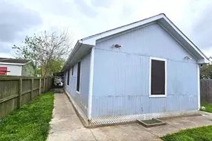 2116 1/2 Louisiana St, Baytown, TX 77520 - Photo 14