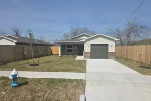 9831 Pelsey St, Houston, TX 77029 - Photo 1