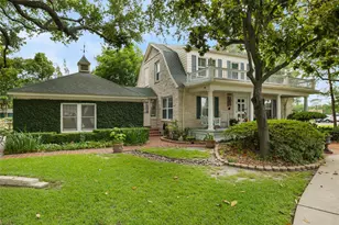 916 E James St, Baytown, TX 77520 - Photo 8