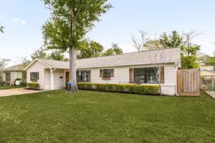 1962 Norcrest Dr, Houston, TX 77055 - Photo 2