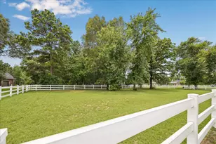 9064 Grand Lake Estates Dr, Montgomery, TX 77316 - Photo 36