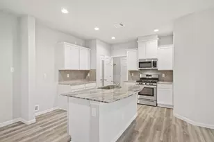 13427 Lucky Bill Ln, Houston, TX 77048 - Photo 4