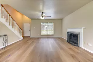 138 W New Meadows Dr, Sugar Land, TX 77479 - Photo 10