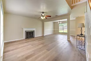 138 W New Meadows Dr, Sugar Land, TX 77479 - Photo 4