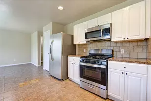 138 W New Meadows Dr, Sugar Land, TX 77479 - Photo 12