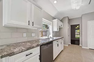 8102 Blue Jay St, Baytown, TX 77523 - Photo 16