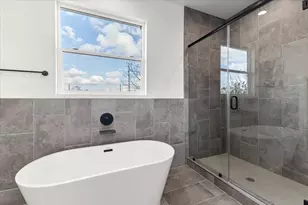 313 Tennessee St, Houston, TX 77029 - Photo 12