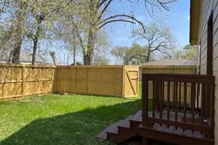 5603 Pickfair St, Houston, TX 77026 - Photo 14