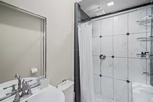 4106 Winnie St St, Galveston, TX 77550 - Photo 6