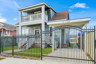 4106 Winnie St St, Galveston, TX 77550 - Photo 1